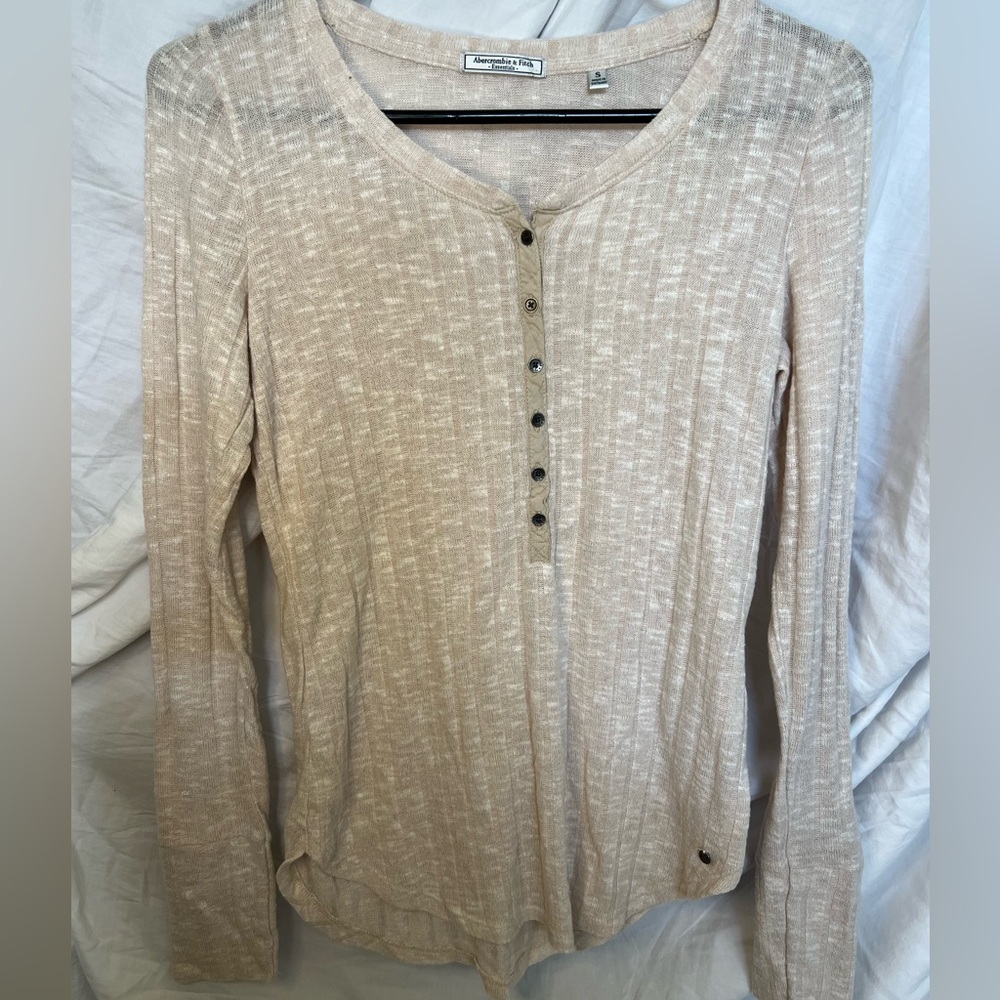Abercrombie & Fitch beige long sleeve